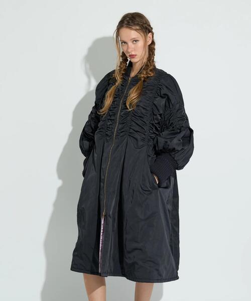 ANNA SUI NYC（アナ スイ エヌ ワイ シー）の「ANNA SUI NYC/アナ スイ エヌワイシー/ロングMA-1コート（MA-1・レディース・ブラック/カーキ・F）」の15枚目の写真