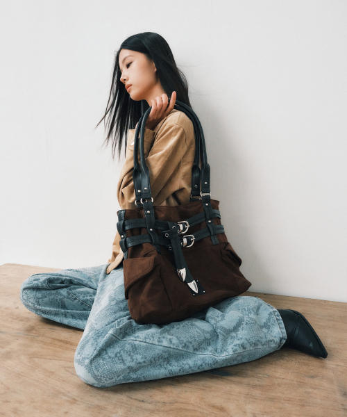 SQUARE LINE（スクエアライン）の「ネクシー ダークブラウン（ショルダーバッグ・レディース・ダークブラウン・FREE）」の4枚目の写真