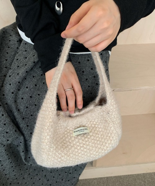Vipoa(ヴィポア)の「knit handbag(ハンドバッグ・レディース・ブルー/グレー/アイボリー/レッド/ブラウン・FREE)」の2枚目の写真