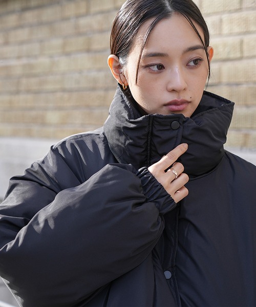mili an deni（ミリアンデニ）の「袖ボリュームショート中綿ジャケット（ダウンジャケット/コート・レディース・アイボリー/ブラック・M）」の13枚目の写真