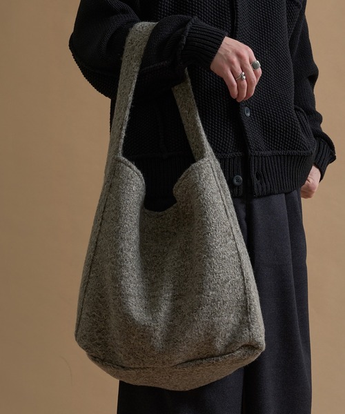 epnok（エプノック）の「ウールライクショルダーバッグ（ショルダーバッグ・メンズ・グレイッシュベージュ/ブラック/テラコッタ・ONE SIZE）」の11枚目の写真