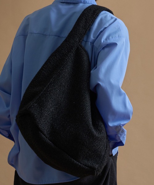 epnok（エプノック）の「ウールライクショルダーバッグ（ショルダーバッグ・メンズ・グレイッシュベージュ/ブラック/テラコッタ・ONE SIZE）」の4枚目の写真