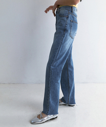 m.m.m（ムー）の「ハイライズ11部デニム_淡い青（デニムパンツ）」