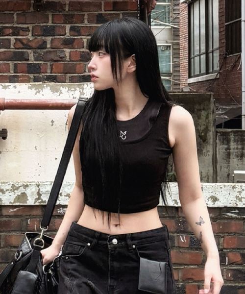 MOIREMOA(モアレモア)の「Double sleeveless top -black(Tシャツ/カットソー・レディース・ブラック・FREE)」の1枚目の写真