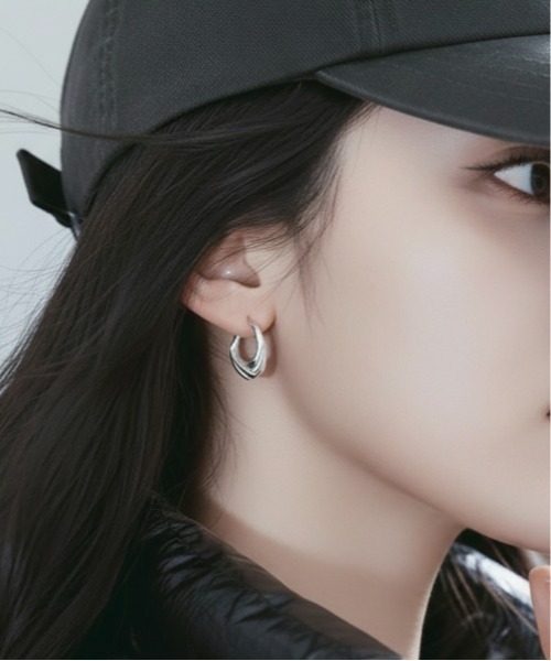 Burner（バーナー）の「【Sonu jewelry（ソヌジュエリー）】立体メタルラインフープピアス son-pierce-16-6【RBTS】（ピアス（両耳用）・レディース・シルバー/ゴールド・FREE）」の2枚目の写真