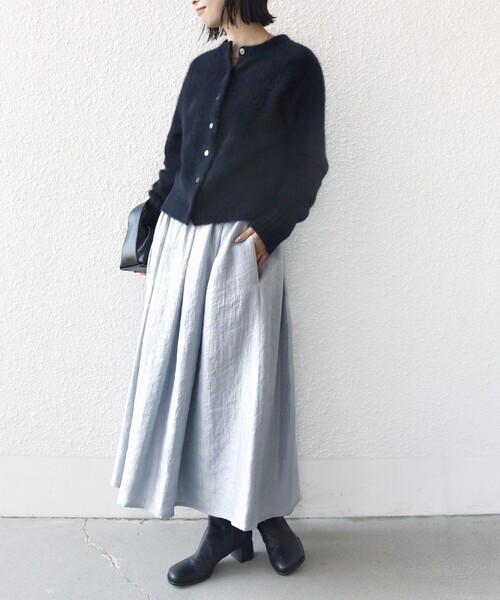 SHIPS（シップス）の「〈手洗い可能〉シャイニー フレア スカート（スカート・レディース・ライトグレー/オフホワイト・ONE SIZE）」の13枚目の写真