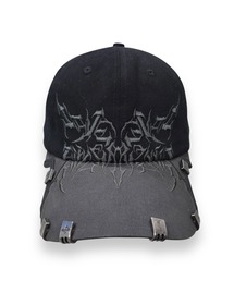 LOVE KILLER（ラブキラー）の「A'GEM/9 × .kom 『LOVE KILLER/ラブ キラー』logo embroidery bi-color cap /バイカラー キャップ（キャップ）」