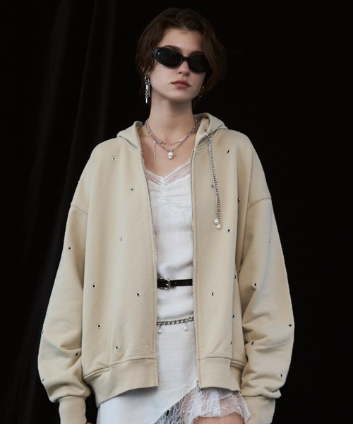 JOSE MOON（ジョゼムーン）の「EYELET OVER HOODIE/アイレットオーバーフーディー（パーカー・レディース・ベージュ/グレー/チャコールグレー・FREE）」の2枚目の写真