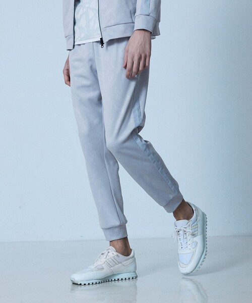 5351 POUR LES HOMMES（ゴーサンゴーイチプールオム）の「【セットアップ対応】リーフ柄　ジョグパンツ（スウェットパンツ・メンズ・ライトグレー/ブラック・50/48/46/44）」の2枚目の写真