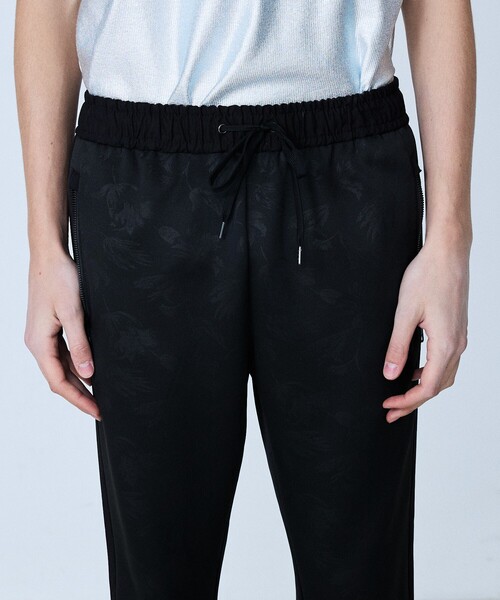 5351 POUR LES HOMMES（ゴーサンゴーイチプールオム）の「【セットアップ対応】リーフ柄　ジョグパンツ（スウェットパンツ・メンズ・ライトグレー/ブラック・50/48/46/44）」の7枚目の写真
