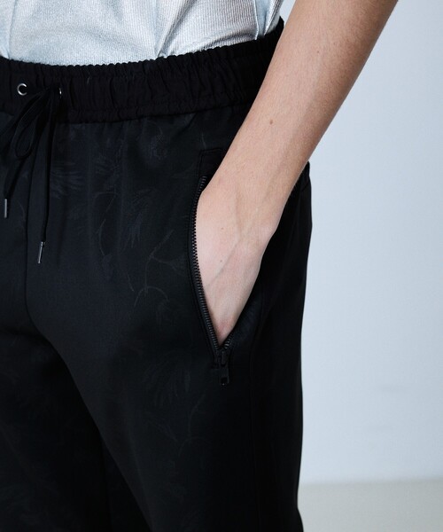 5351 POUR LES HOMMES（ゴーサンゴーイチプールオム）の「【セットアップ対応】リーフ柄　ジョグパンツ（スウェットパンツ・メンズ・ライトグレー/ブラック・50/48/46/44）」の8枚目の写真