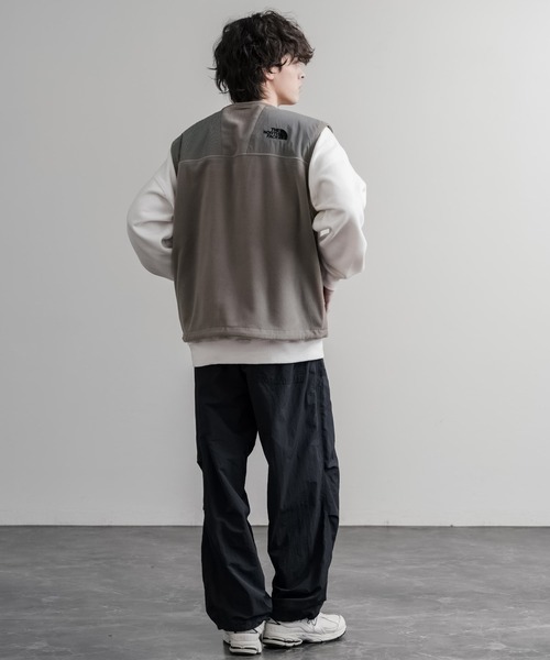 THE NORTH FACE(ザノースフェイス)の「日本未展開モデル THE NORTH FACE ザ・ノースフェイス LINE-X FLEECE VEST ワンポイントロゴ刺繍フリースベスト(ベスト・メンズ・ブラック/ライトブラウン/ライトグレー・M/L/XL)」の17枚目の写真