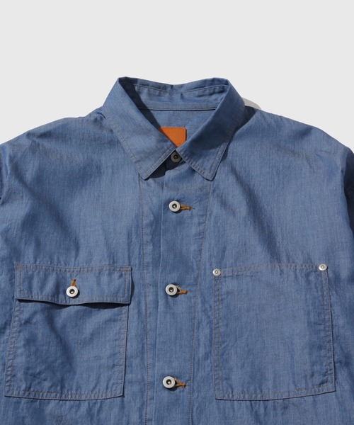 ADAM ET ROPE'（アダムエロペ）の「ライトオンス デニム シャツ / ADAM ET ROPE' JEANS（シャツ/ブラウス・メンズ・ブルー系その他4/ネイビー・M/L）」の3枚目の写真