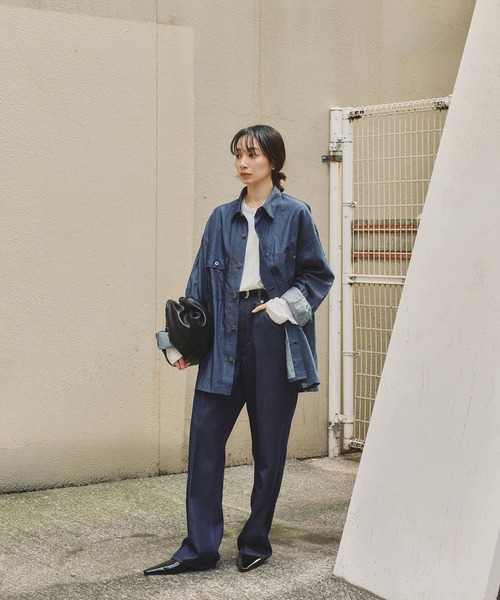 ADAM ET ROPE'（アダムエロペ）の「ライトオンス デニム シャツ / ADAM ET ROPE' JEANS（シャツ/ブラウス・メンズ・ブルー系その他4/ネイビー・M/L）」の16枚目の写真