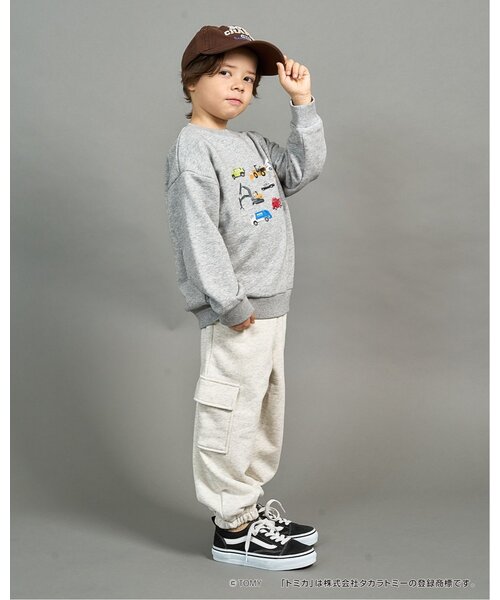 b・ROOM（ビールーム）の「【速乾裏毛】トミカ車集合トレーナー（スウェット・キッズ・トップグレー/ブラック/アイボリー/ダークブラウン・90cm/100cm/110cm/120cm/130cm）」の8枚目の写真