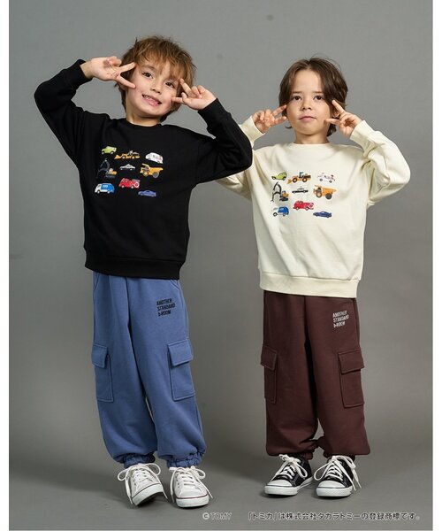 b・ROOM（ビールーム）の「【速乾裏毛】トミカ車集合トレーナー（スウェット・キッズ・トップグレー/ブラック/アイボリー/ダークブラウン・90cm/100cm/110cm/120cm/130cm）」の5枚目の写真