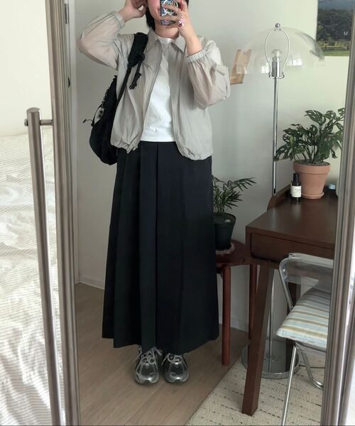 MUSINSA STANDARD WOMAN（ムシンサスタンダードウーマン）の「ウィメンズ ローウエスト ハーフプリーツ マキシスカート [ブラック]（スカート・レディース・その他・SMALL/MEDIUM/LARGE/X-SMALL）」の9枚目の写真