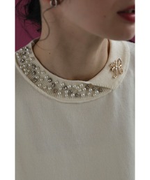 cawaii | アシンメトリーなビジューネックニットプルオーバートップス(ブローチ付き)(ニット/セーター)