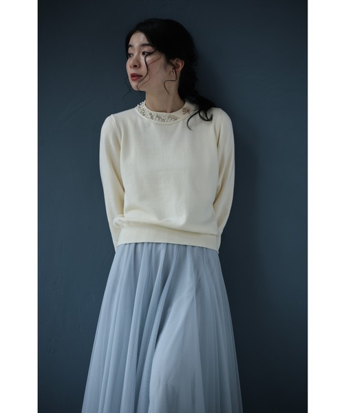 cawaii（カワイイ）の「アシンメトリーなビジューネックニットプルオーバートップス（ブローチ付き）（ニット/セーター・レディース・アイボリー・FREE）」の12枚目の写真