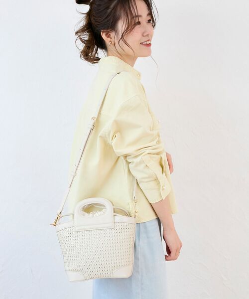 le.coeur blanc（ルクールブラン）の「メッシュ2WAYトートバッグ（トートバッグ・レディース・アイボリー/ブラック・FREE）」の2枚目の写真