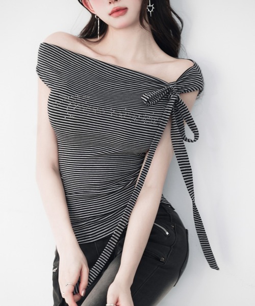 VEILA(ヴェイラ)の「ストラップ付ボーダークロップドスリムTシャツ(Tシャツ/カットソー・レディース・ダークグレー・フリー)」の19枚目の写真