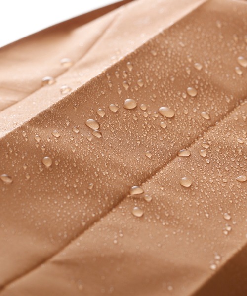 Shupatto（シュパット）の「マーナ(marna) Shupatto 保冷バッグ 20L 一気にたためる（エコバッグ/サブバッグ・レディース・ホワイト×ブラック/ライトブラウン・M）」の6枚目の写真