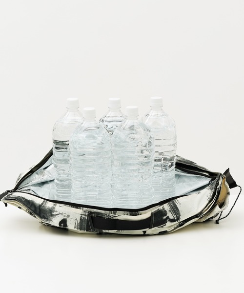 Shupatto（シュパット）の「マーナ(marna) Shupatto 保冷バッグ 20L 一気にたためる（エコバッグ/サブバッグ・レディース・ホワイト×ブラック/ライトブラウン・M）」の4枚目の写真