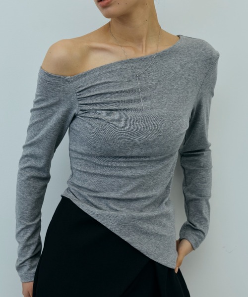 DRWCYS（ドロシーズ）の「アシメオフショルカットトップス（Tシャツ/カットソー・レディース・ブルー/グレー/ホワイト/ブラック・FREE）」の3枚目の写真