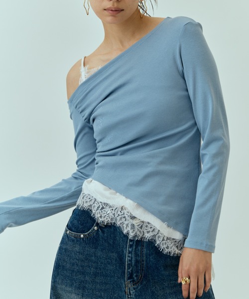 DRWCYS（ドロシーズ）の「アシメオフショルカットトップス（Tシャツ/カットソー・レディース・ブルー/グレー/ホワイト/ブラック・FREE）」の4枚目の写真