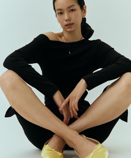 DRWCYS（ドロシーズ）の「アシメオフショルカットトップス（Tシャツ/カットソー・レディース・ブルー/グレー/ホワイト/ブラック・FREE）」の15枚目の写真