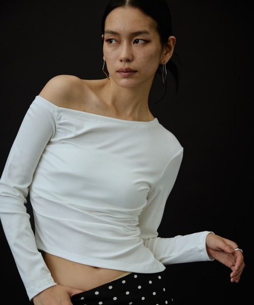 DRWCYS（ドロシーズ）の「アシメオフショルカットトップス（Tシャツ/カットソー・レディース・ブルー/グレー/ホワイト/ブラック・FREE）」の8枚目の写真