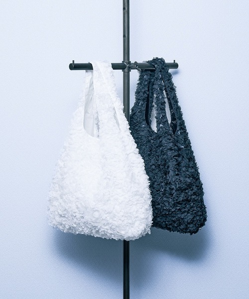 HELOYSE(エロイーズ)の「(HELOYSE)BOUQUET TOTE(トートバッグ・レディース・ホワイト/ブラック・ONE SIZE)」の4枚目の写真