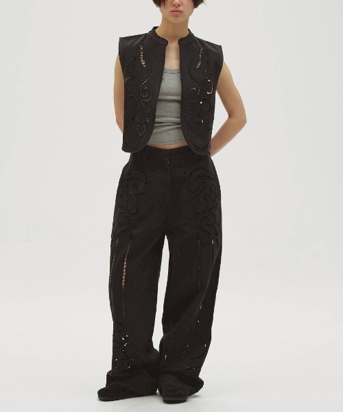 TODAYFUL（トゥデイフル）の「TODAYFUL　Cut Lace Twill Vest カットレースツイルベスト/12610430（ベスト・レディース・キナリ/ブラック・ONE SIZE）」の6枚目の写真