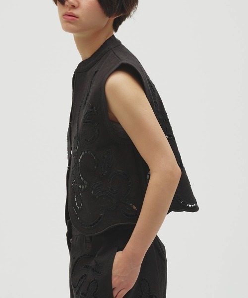 TODAYFUL（トゥデイフル）の「TODAYFUL　Cut Lace Twill Vest カットレースツイルベスト/12610430（ベスト・レディース・キナリ/ブラック・ONE SIZE）」の8枚目の写真