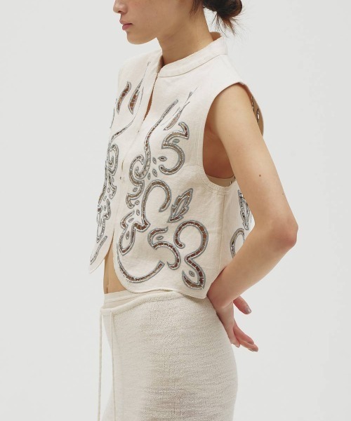 TODAYFUL（トゥデイフル）の「TODAYFUL　Cut Lace Twill Vest カットレースツイルベスト/12610430（ベスト・レディース・キナリ/ブラック・ONE SIZE）」の4枚目の写真