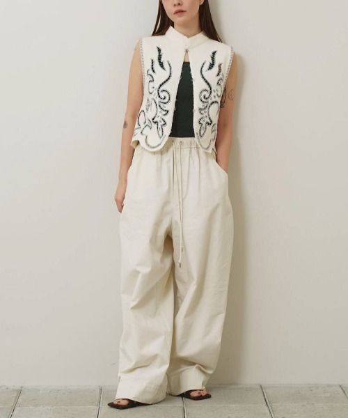 TODAYFUL（トゥデイフル）の「TODAYFUL　Cut Lace Twill Vest カットレースツイルベスト/12610430（ベスト・レディース・キナリ/ブラック・ONE SIZE）」の15枚目の写真