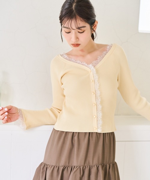 31 Sons de mode（トランテアン　ソン　ドゥ　モード）の「2026春夏新作 レーストリミング袖フレアニット（ニット/セーター・レディース・オフホワイト/イエロー/ピンク・ﾌﾘ-）」の4枚目の写真