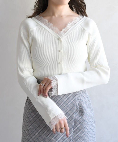 31 Sons de mode（トランテアン　ソン　ドゥ　モード）の「2026春夏新作 レーストリミング袖フレアニット（ニット/セーター・レディース・オフホワイト/イエロー/ピンク・ﾌﾘ-）」の6枚目の写真