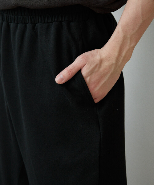 FREAK'S STORE(フリークスストア)の「PUBLUX/パブリュクス LOVE POP STUDIO カーブカットパンツ 限定展開(スウェットパンツ・メンズ・ブラック/グレー/ライトグレー・L/M/S)」の6枚目の写真