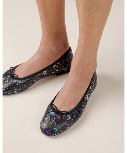 Repetto（レペット）の「Shogo Sekine × Repetto - Cendrillon Haute バレエフラット - ラバーソール - EUサイズ / V4257SHGGRF（バレエシューズ・レディース・ブラック・35/35.5/36/36.5/37/37.5/38/38.5/39/40）」の2枚目の写真