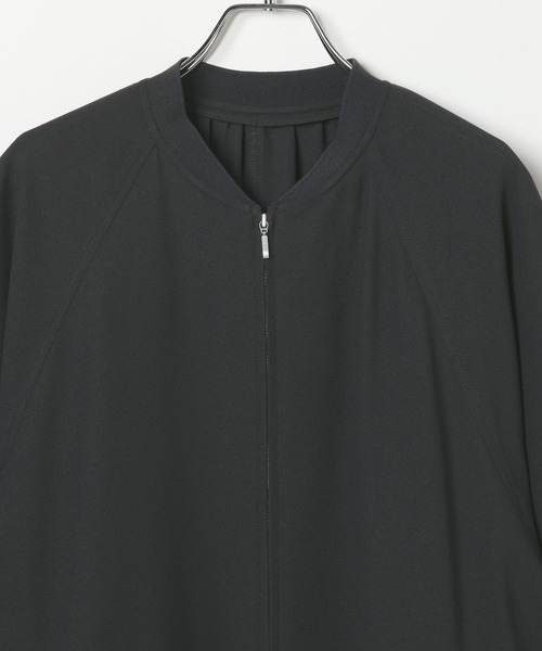 LEPSIM(レプシィム)の「UVドロストギャザーブルゾン 634166(ブルゾン・レディース・アイボリー/チャコールグレー/セージグリーン・FREE)」の5枚目の写真