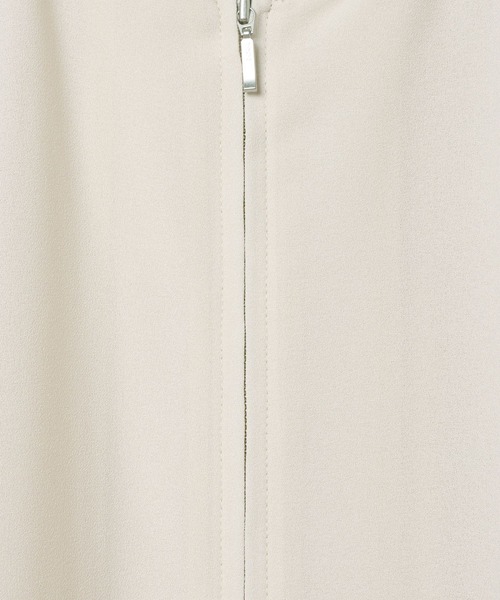 LEPSIM(レプシィム)の「UVドロストギャザーブルゾン 634166(ブルゾン・レディース・アイボリー/チャコールグレー/セージグリーン・FREE)」の13枚目の写真