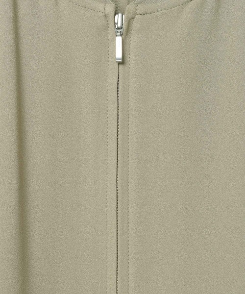 LEPSIM(レプシィム)の「UVドロストギャザーブルゾン 634166(ブルゾン・レディース・アイボリー/チャコールグレー/セージグリーン・FREE)」の15枚目の写真
