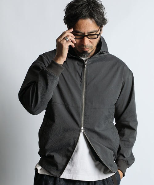 The DUFFER of ST.GEORGE（ザダファーオブセントジョージ）の「HIGH-TECH SEERSUCKER "COOLMAX" FIELD ZIP PARKA：クールマックス シアサッカー ジップアップパーカー / ライトアウター / セットアップ対応（ブルゾン・メンズ・ネイビー/チャコールグレー・X-LARGE/LARGE/MEDIUM/SMALL）」の13枚目の写真