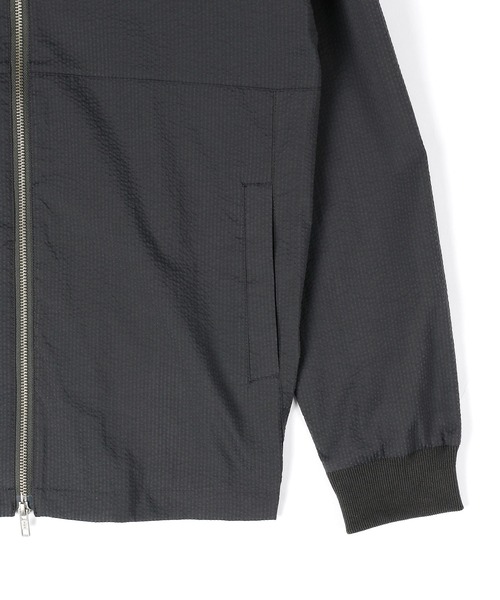 The DUFFER of ST.GEORGE（ザダファーオブセントジョージ）の「HIGH-TECH SEERSUCKER "COOLMAX" FIELD ZIP PARKA：クールマックス シアサッカー ジップアップパーカー / ライトアウター / セットアップ対応（ブルゾン・メンズ・ネイビー/チャコールグレー・X-LARGE/LARGE/MEDIUM/SMALL）」の9枚目の写真