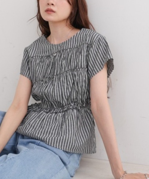 Bab(バブ)の「フレンチスリーブギャザーフリルブラウス(シャツ/ブラウス・レディース・オフホワイト/B/A/C・MEDIUM)」の4枚目の写真