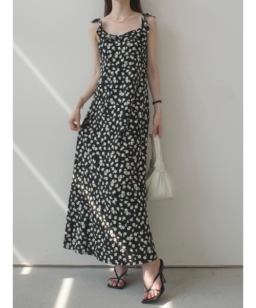 amel（エイメル）の「フリルカラーフラワープリントドレス（ワンピース・レディース・ブラック・FREE）」の2枚目の写真