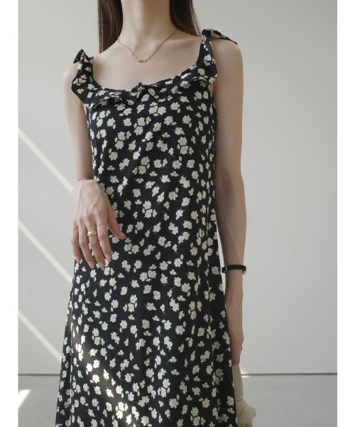 amel（エイメル）の「フリルカラーフラワープリントドレス（ワンピース・レディース・ブラック・FREE）」の9枚目の写真