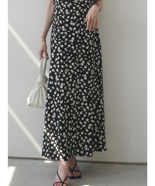 amel（エイメル）の「フリルカラーフラワープリントドレス（ワンピース・レディース・ブラック・FREE）」の14枚目の写真