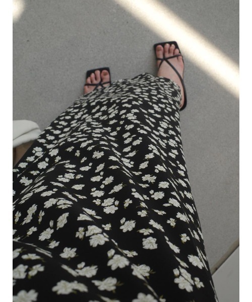 amel（エイメル）の「フリルカラーフラワープリントドレス（ワンピース・レディース・ブラック・FREE）」の19枚目の写真